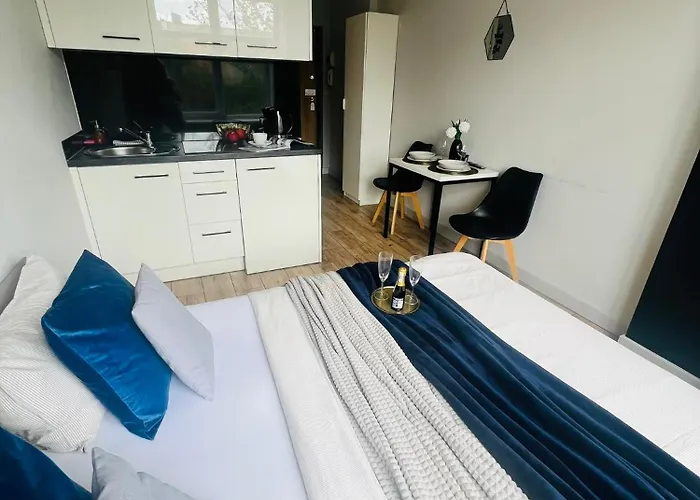 - Ruska Centrum Vratislav